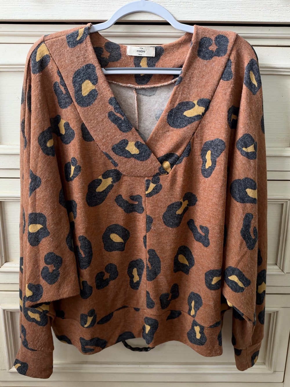 Entro V-Neck Sweater
